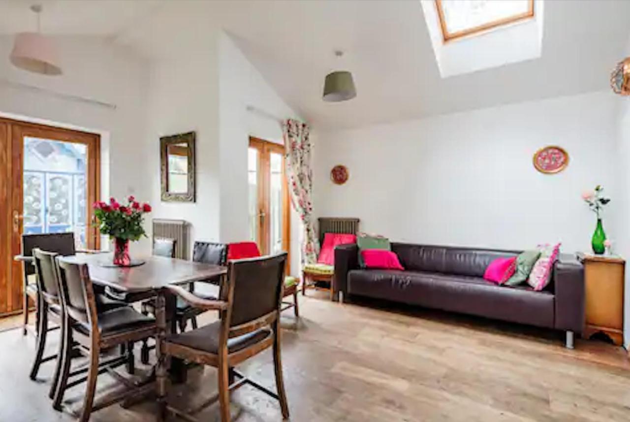 Lovely Three Bedroomed House, Parking 2 Cars Londra Dış mekan fotoğraf