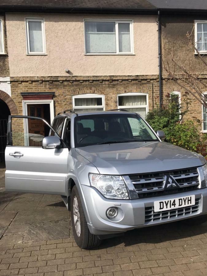 Lovely Three Bedroomed House, Parking 2 Cars Londra Dış mekan fotoğraf